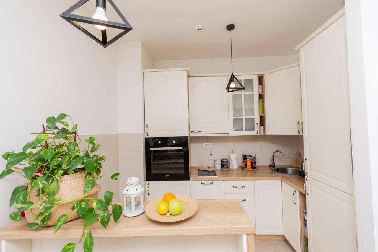 Lux City Apartment With Parking Podgorica Exteriör bild