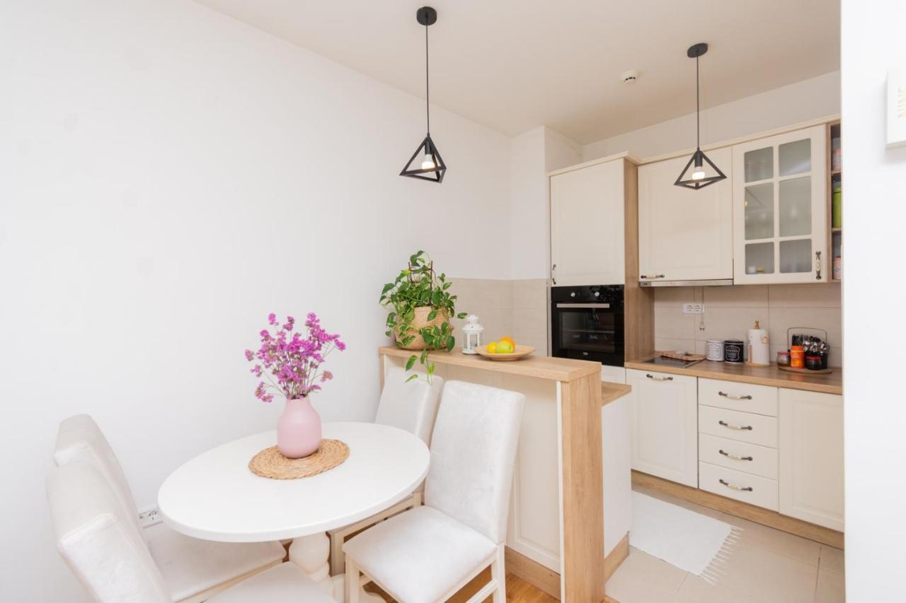 Lux City Apartment With Parking Podgorica Exteriör bild