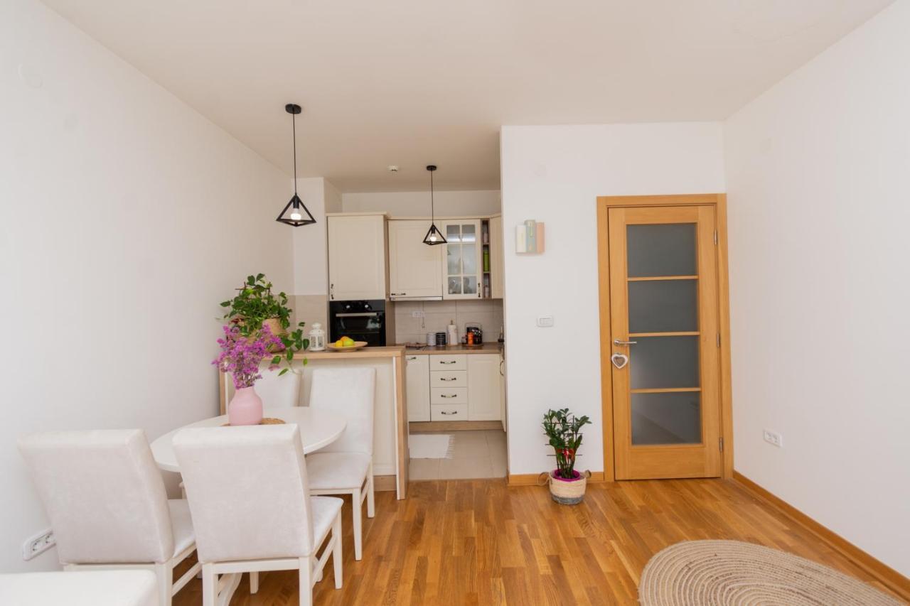 Lux City Apartment With Parking Podgorica Exteriör bild