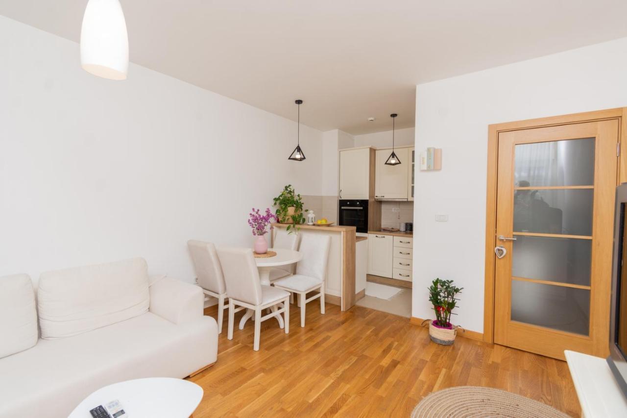 Lux City Apartment With Parking Podgorica Exteriör bild