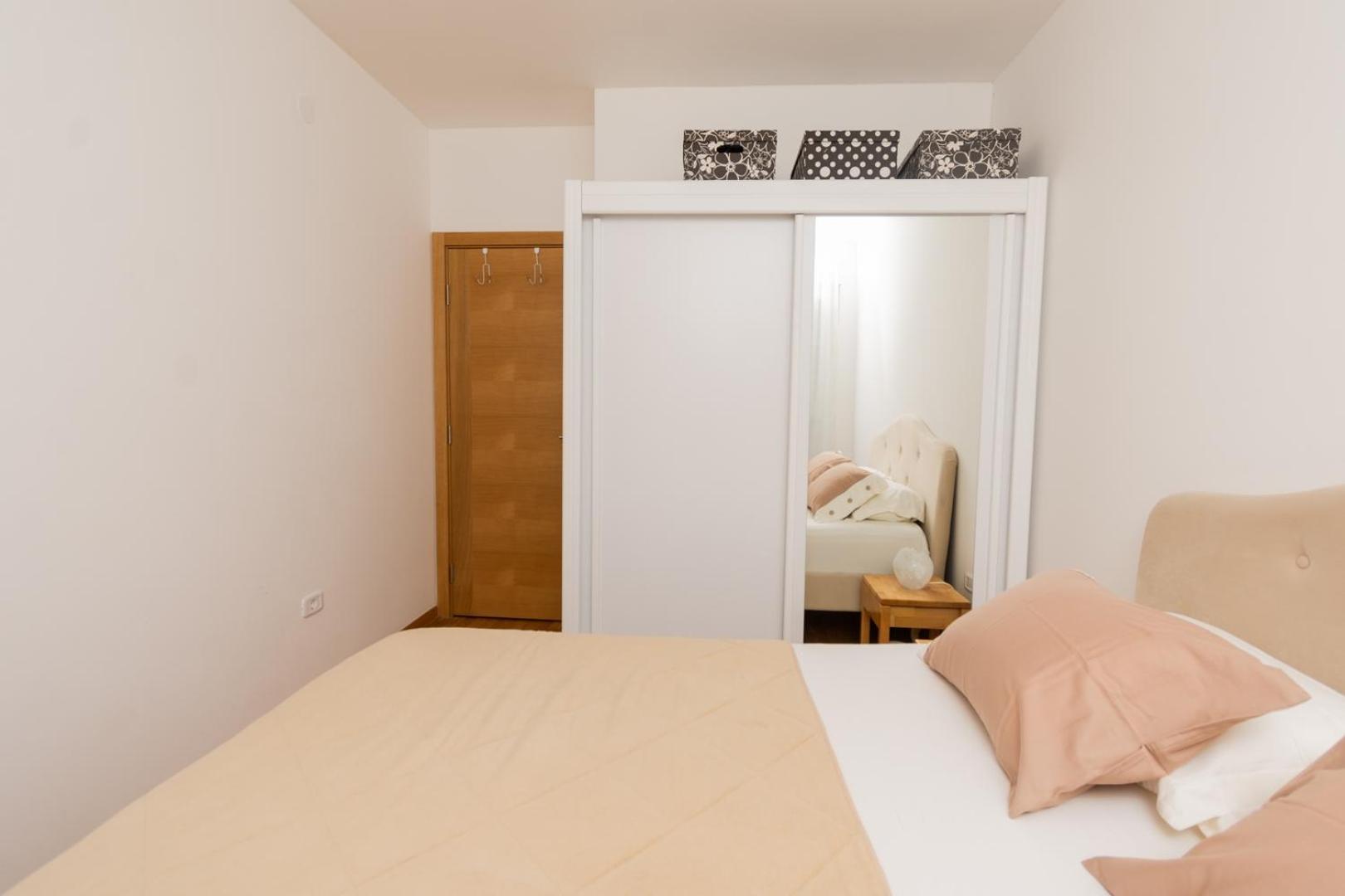Lux City Apartment With Parking Podgorica Exteriör bild
